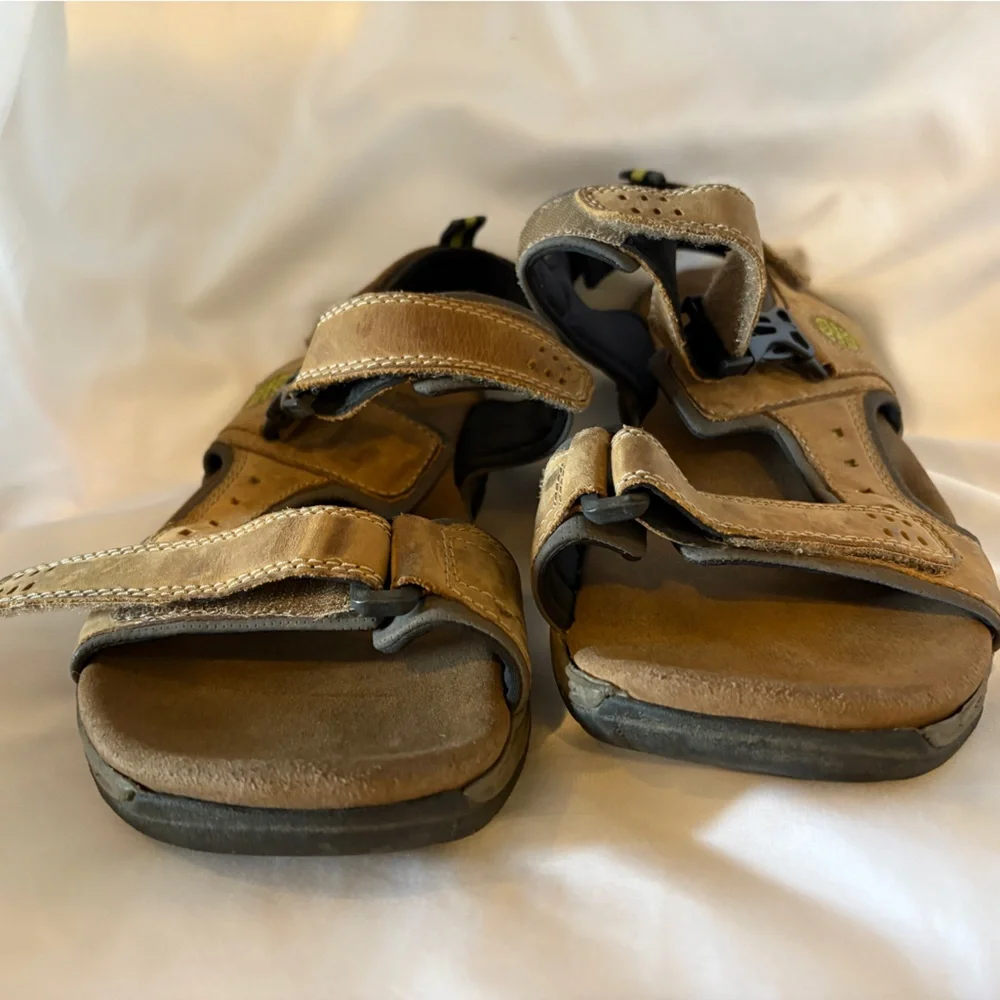 Dunham Versatile‎ Footwear by Balance Brown Men's Sandals Size 11E